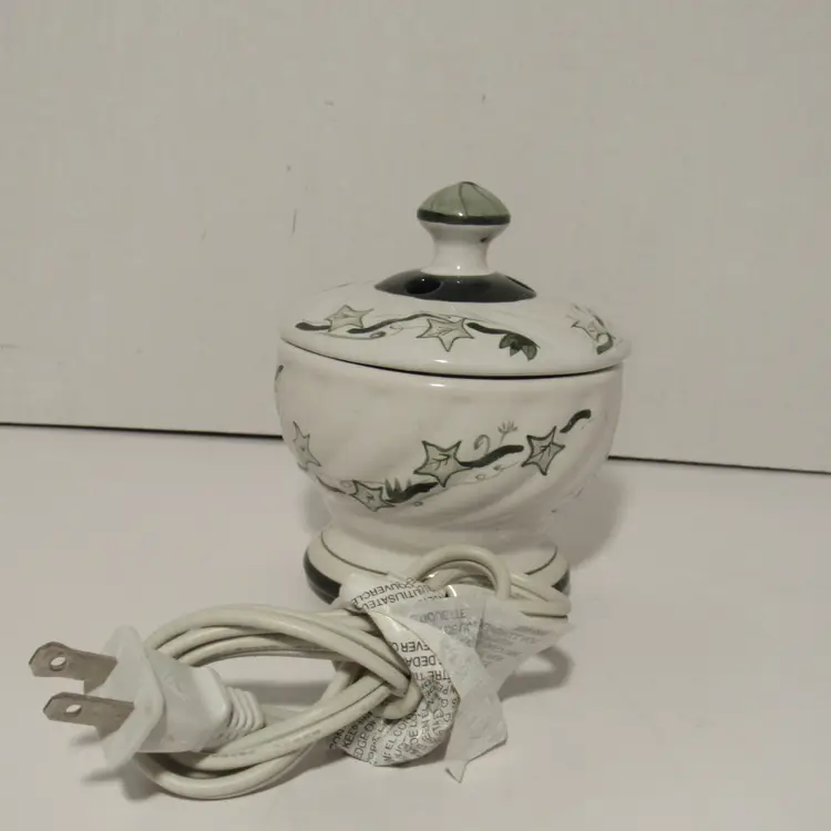 Vintage Rival Stoneware Electric Diffuser Model:3203, White Glossy Finish w/Ivy