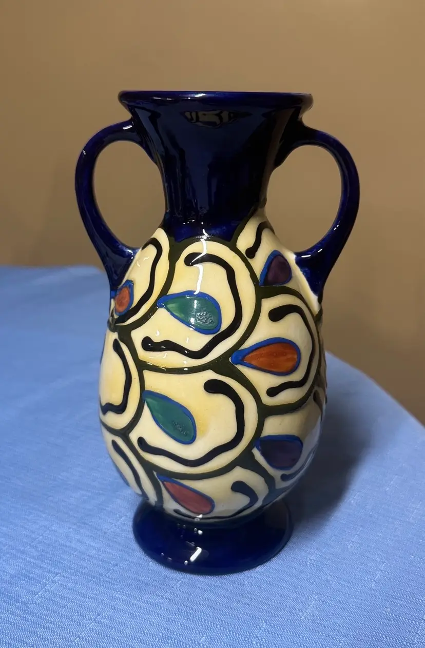 Czech Ditmar Urbach Art Déco Vase 7.75” tall Uranium glaze glows