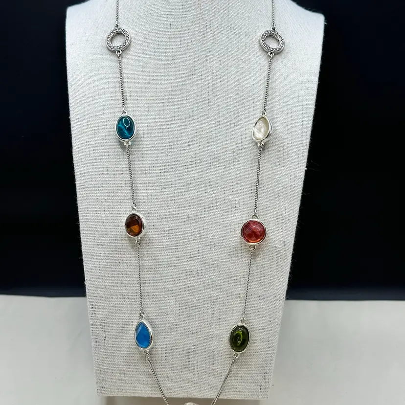 A110 - Avon Multi-color Station Necklace