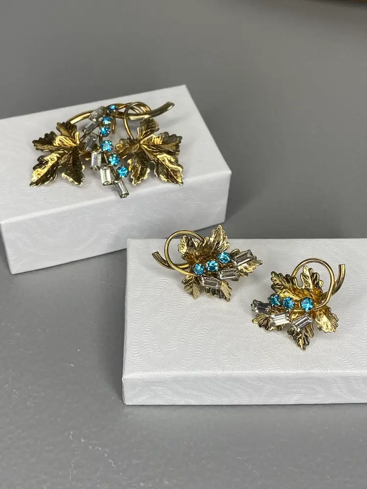 Vintage Carl Art 12kt Gold Filled Aqua Blue Clear Rhinestone Brooch & Earrings