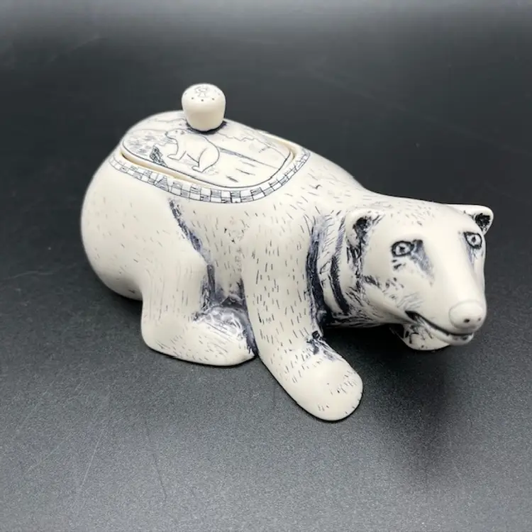 Scrimshaw Comoy's of London VTG Polar Bear Trinket Box 5.5" long