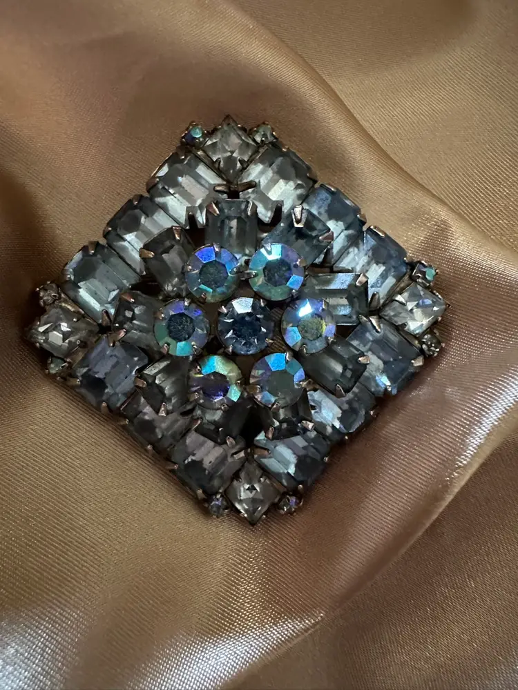 Stunning Vintage WEISS Layered Blue Sparkly Brooch