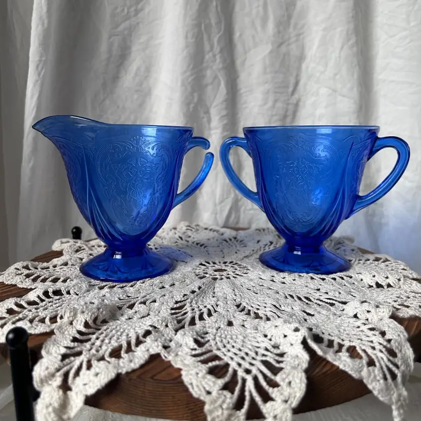 VINTAGE COBALT BLUE  HAZEL ATLAS ROYAL LACE CREAMER & SUGAR SET 1934-41
