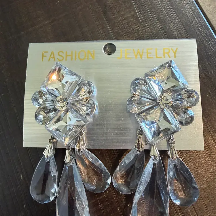 Clip Ons New On Card