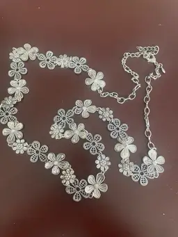 Premier Designs Vintage Silver Tone Floral Necklace 34”-38”. Boho. Daisies