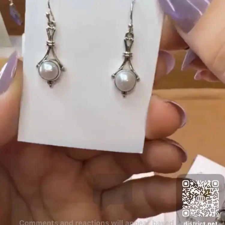 .925 Sterling earrings With freshwater Pearls