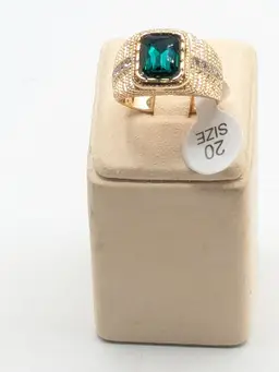 Gold Tone Faux Emerald Rhinestone Fashion Ring NOS