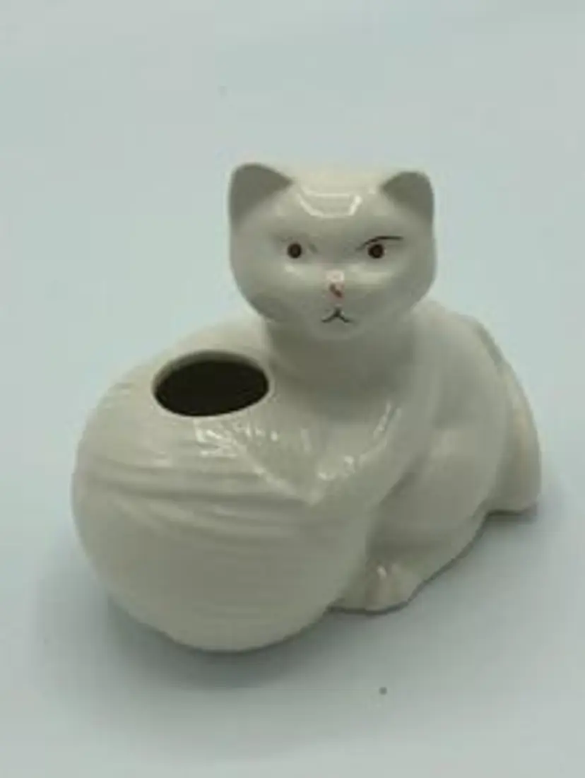 Ceramic Cat Playing with yarn Planter