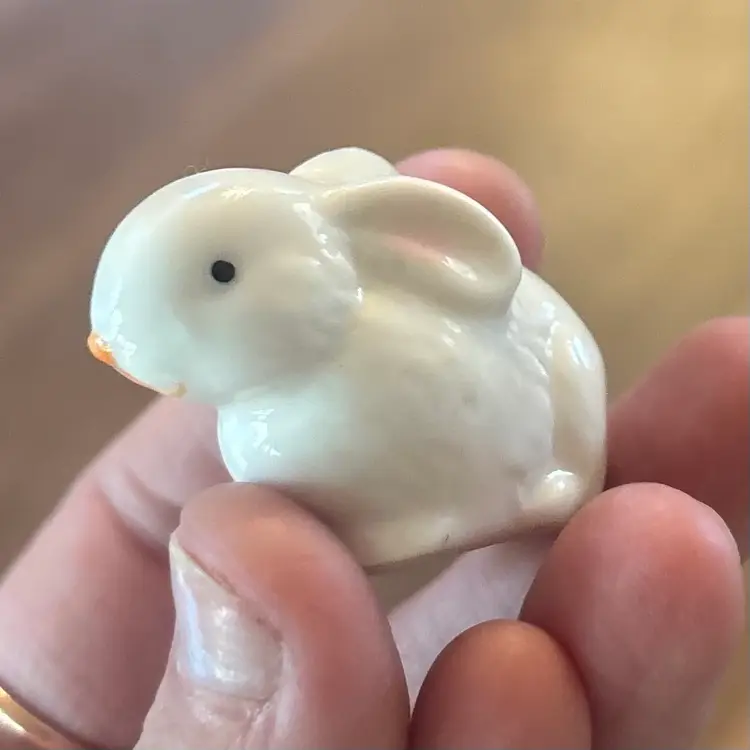 Vintage Ceramic Bunny Rabbit Trinket