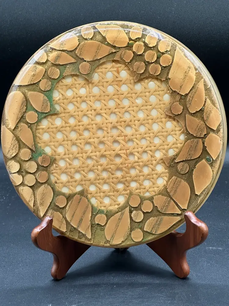 1960’s Kitchen Resin Trivet Round 8”