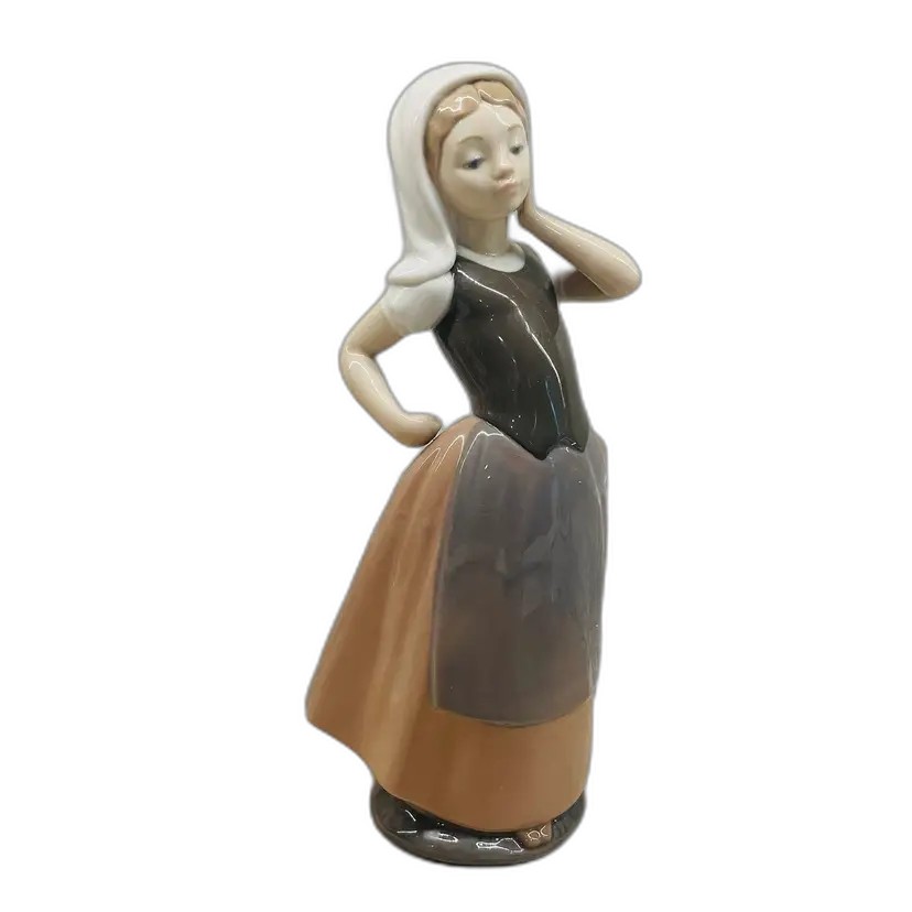 Lladro NAO Daisa 1982 Vintage Porcelain Figurine Peasant Maiden Girl Mauve Dress