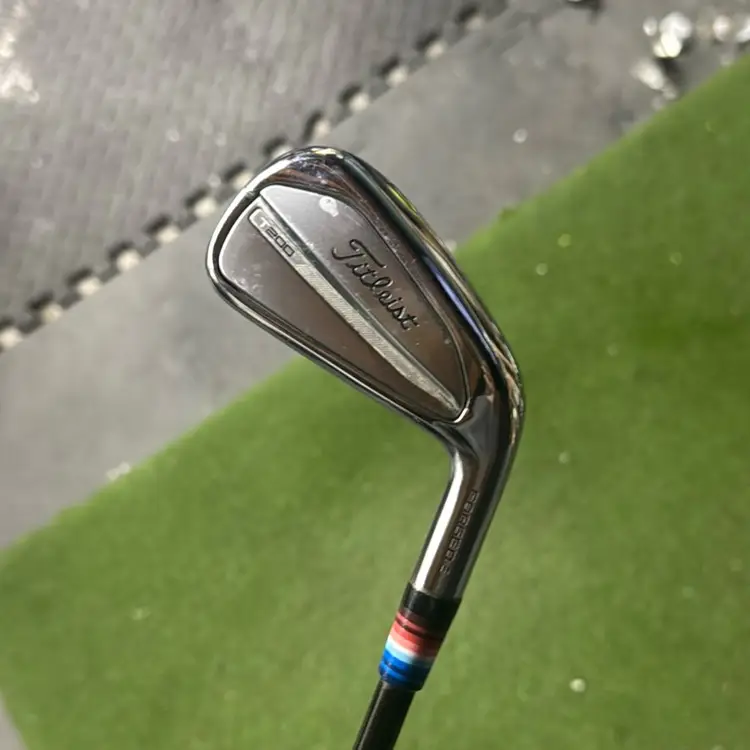 Titlist T200 4 Iron W Tour Ad Shaft