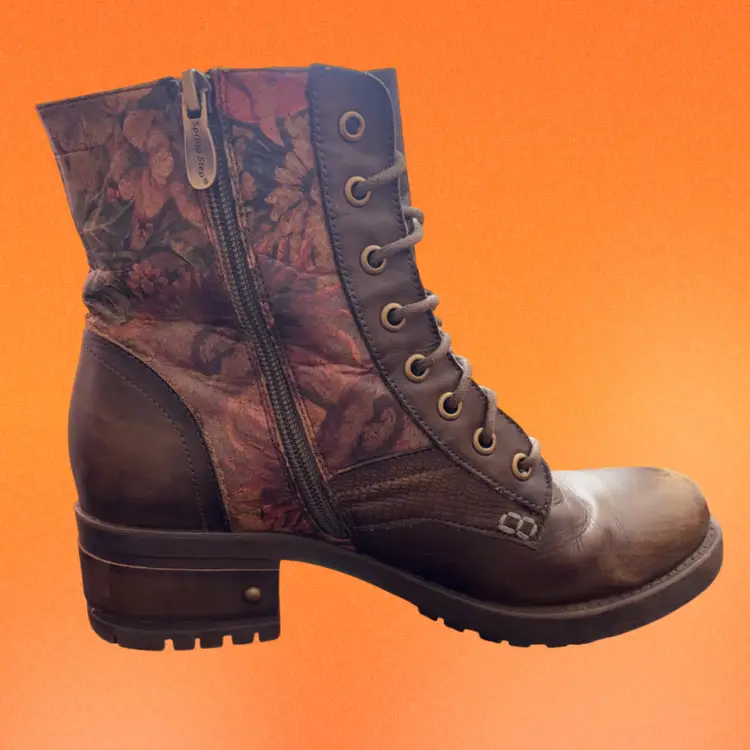 L'Artiste by Spring Step Leather Lace-Up “Marty” Boots Size 8