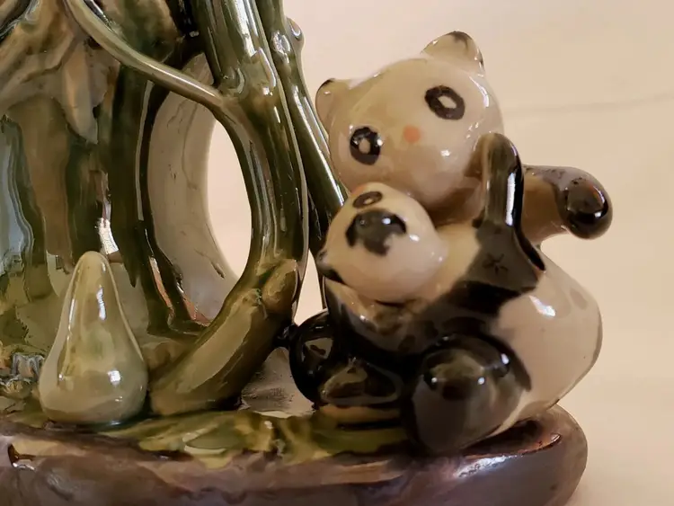 Lucky Bamboo Panda Baby Panda Planter Ceramic Pottery 4 1/4" Unbranded READ DESC