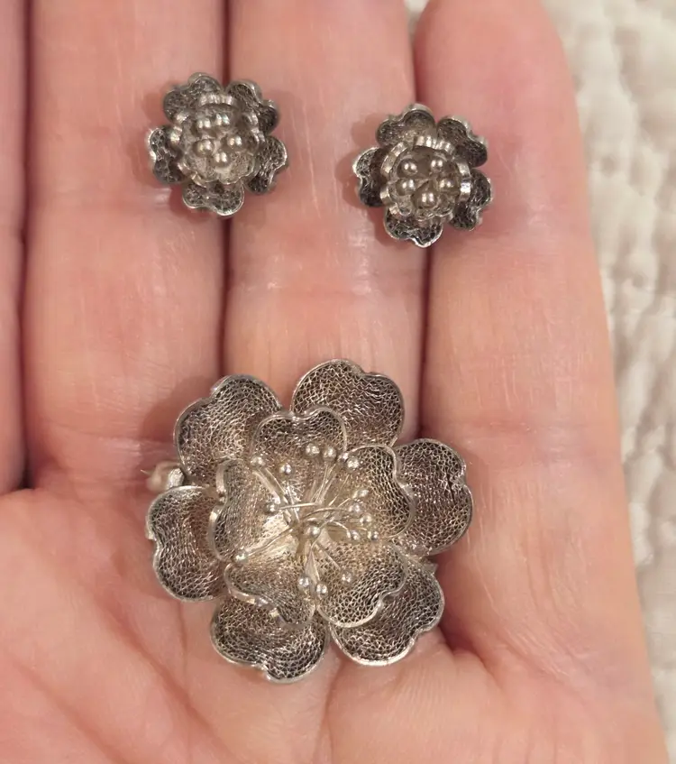 Vintage Intricate Sterling Silver Hand Wired Filigree Flower Brooch and Pierced Earring Set
