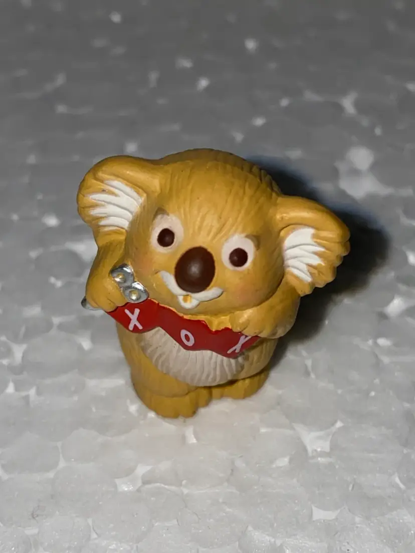 25% Off Vintage Hallmark Valentines Day Merry Miniature Figurine As Pictured (was $6)
