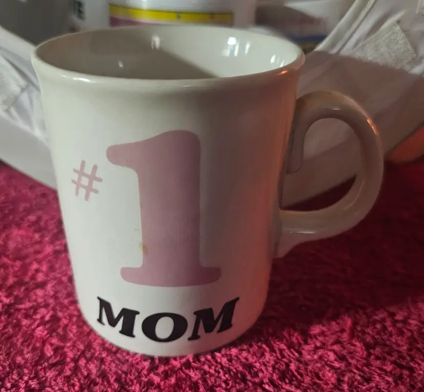 # 1 Mom Ceramic Coffee Mug - Made in England