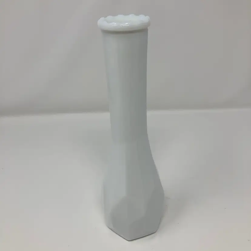 Vintage E.O. Brody Co. Milk Glass Vase! 8 3/4” Tall!