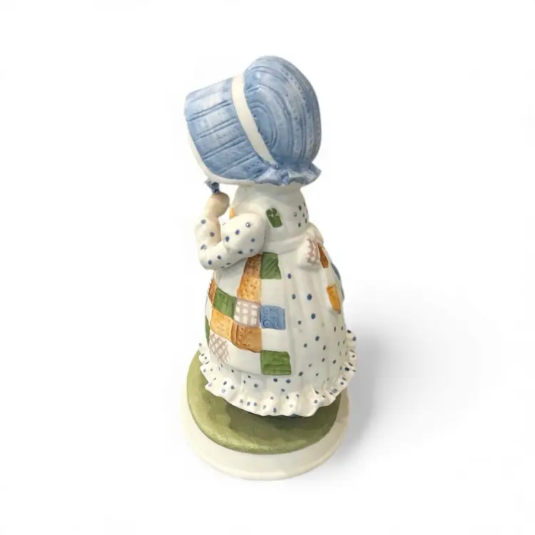 Vintage 1979 Holly Hobbie Porcelain Figurine: "Blue Girl" with Cat