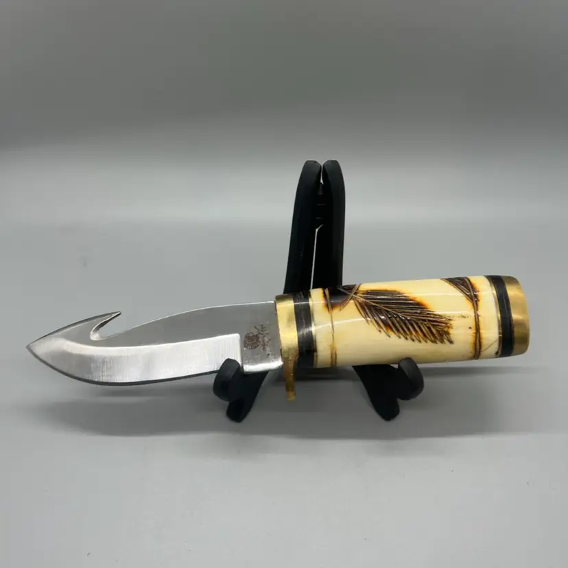 Skinner with Gut-Hook , Bovine Handle