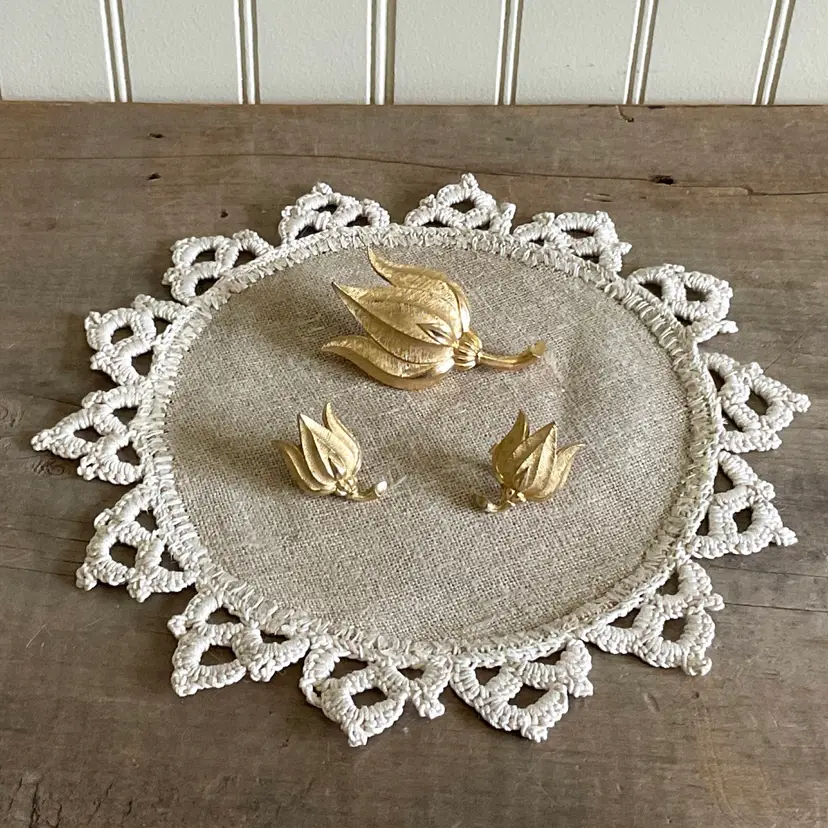 1950s Crown Trifari Brooch and Earrings by Alfred Philippe, Tulip Goldtone Vintage Jewelry Collectible Mid Century Couture