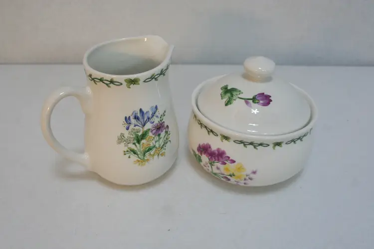 Thomson Pottery China Floral Garden Lily Iris Geraniums Sugar Creamer Set of 2