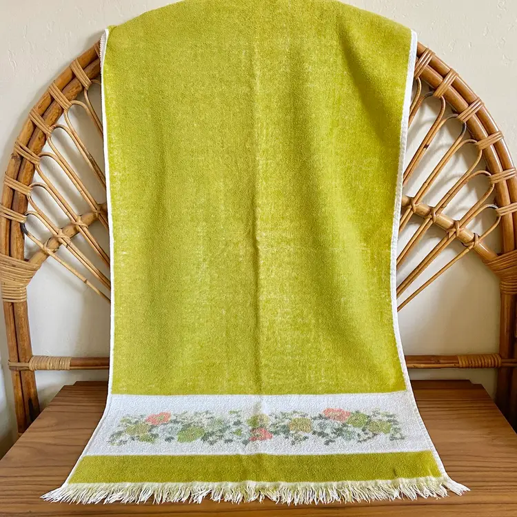 1970s Bath Towel Green Fringed Floral
