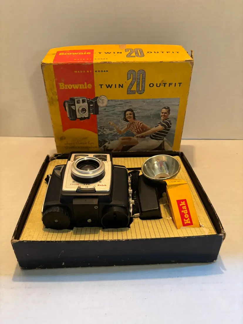 Vintage Kodak Brownie Twin 20 Outfit Camera in Original Box w/Roll Unopen Film