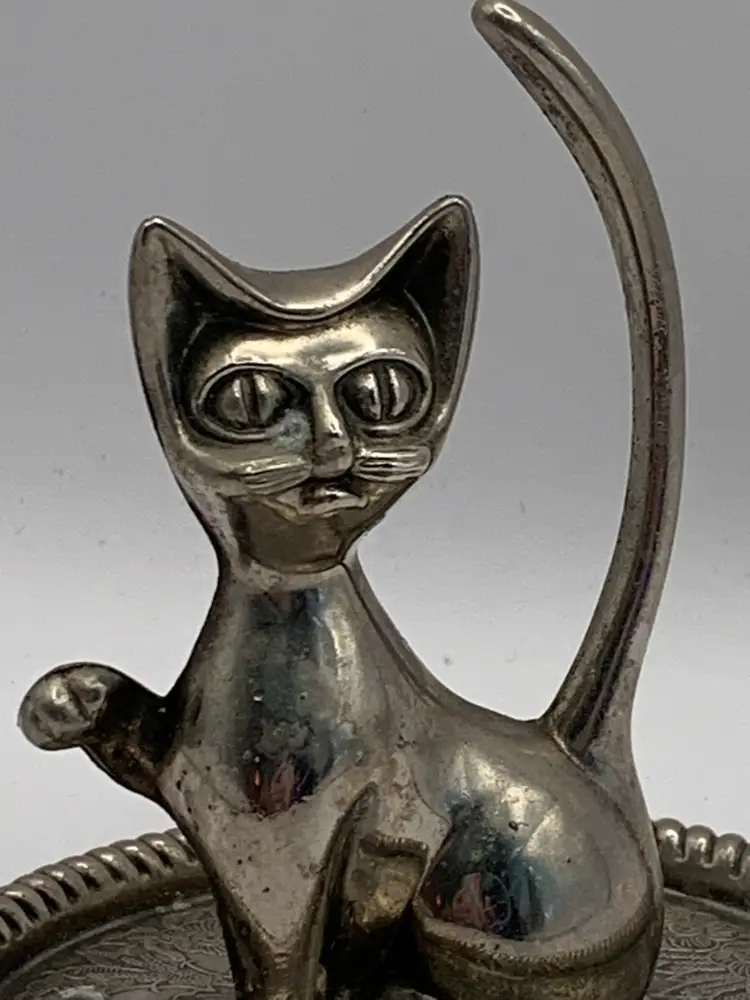 VTG cat ring/jewelry holder silver plated 3.5 inches tall. On Floral Tray