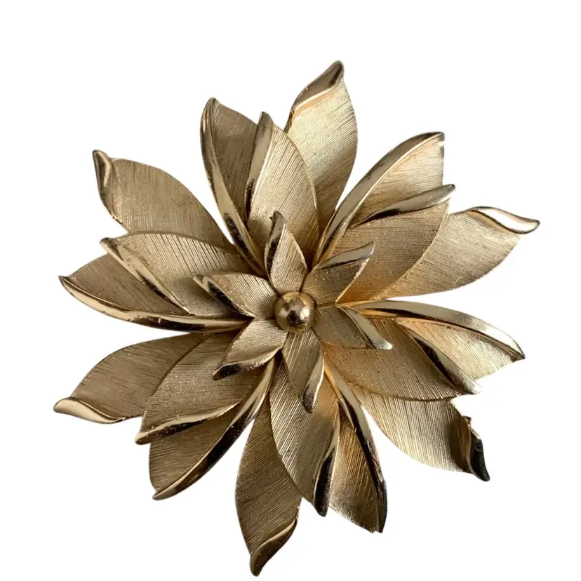 Vintage Crown Trifari Gold Tone Flower Brooch