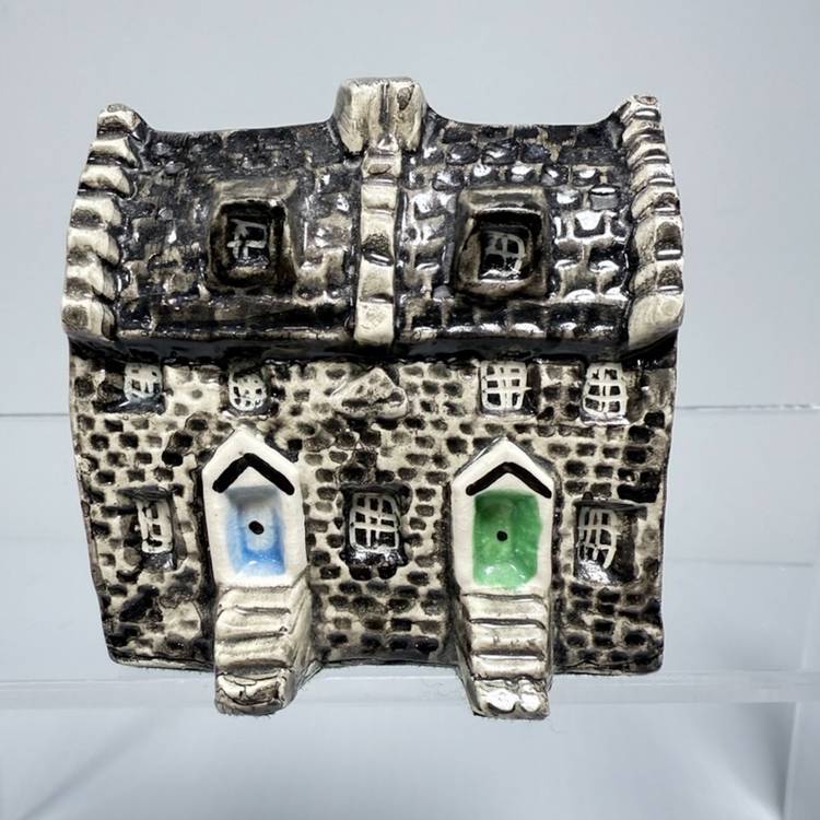 Miniature TEY POTTERY Britian in Miniatures Countryside Collection Vintage House