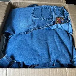 #04 - $4 Jeans Pull