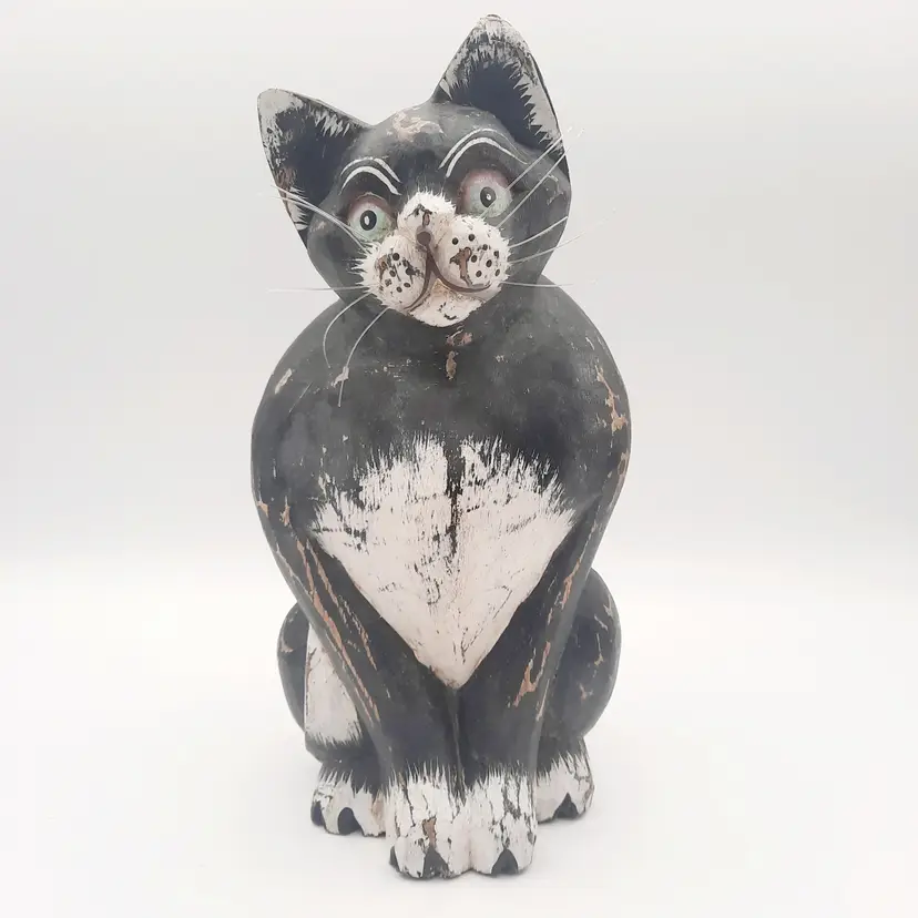 Wooden Sitting Cat Folk Art Figurine Indonesia