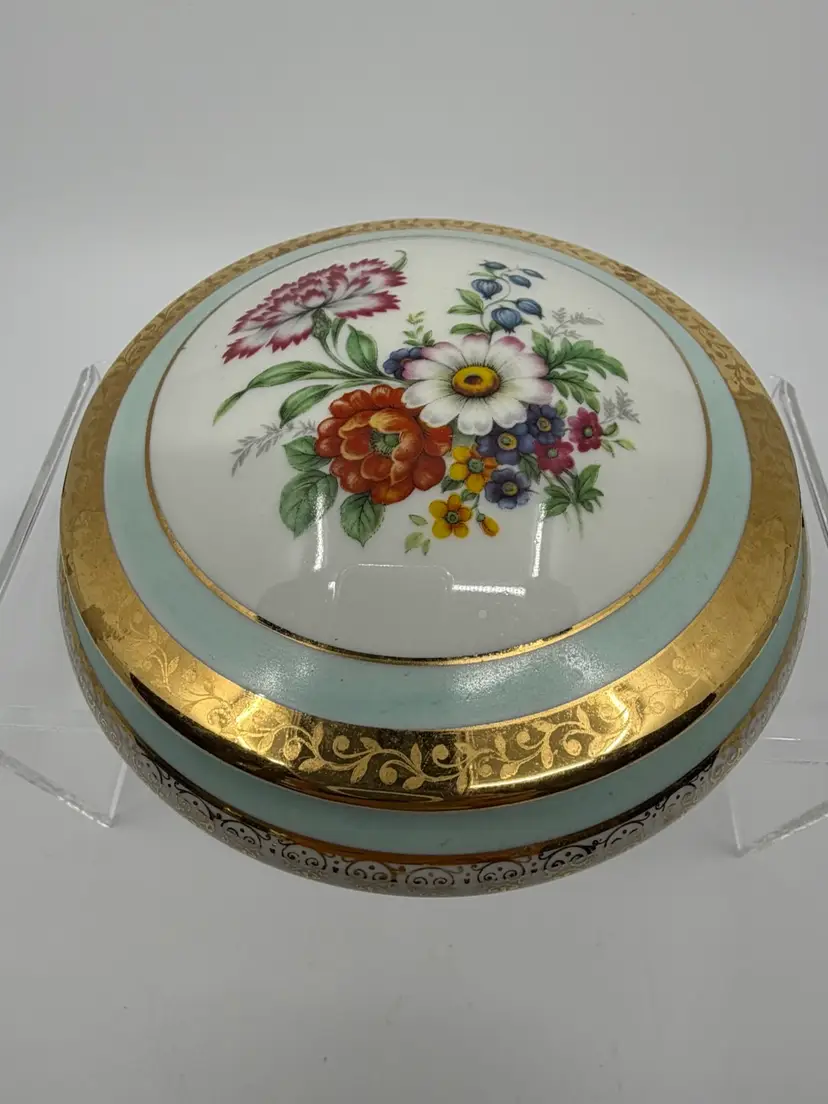 Vintage Limoges Porcelain Jewelry /Trinket Box, France, Flowers W  Gold Gilding