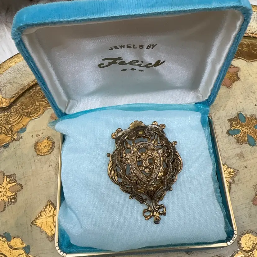 Vintage Ornate Broach Gold, And Silver Tone.