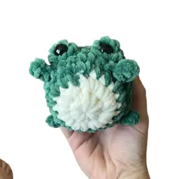 Crocheted Fat Frog