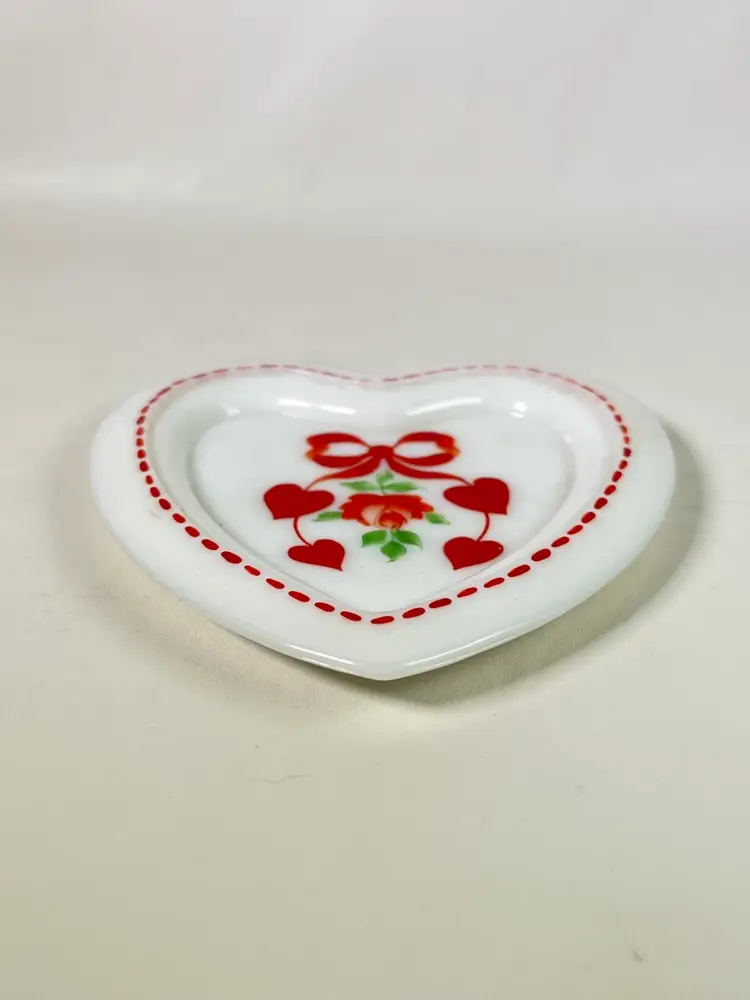 Vintage Westmoreland Milk Glass Heart With Painted Flower And Hearts
