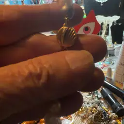 Gold toned Clasp And Gold Earl Type Bracelet