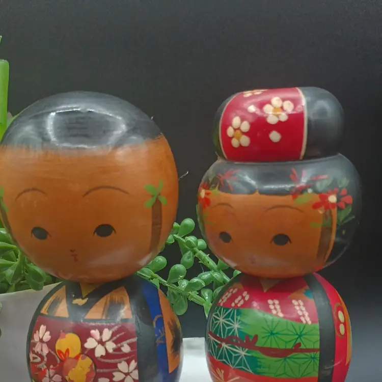 Vintage Kokeshi Dolls Male & Female Wooden Bobblehead/Nodder 5 inches tall