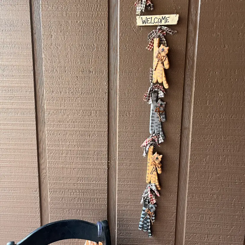 Primitive or Farmhouse Style Wooden Welcome Sign w/ Cute Cats!