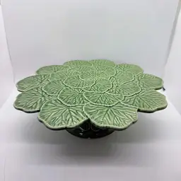 Bordallo Pinheiro Geranium Green 11" Diameter Pedestal Cake Stand Portugal Chip