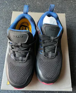 KEEN Utility Black Work Shoes Size 5W (New In Box)