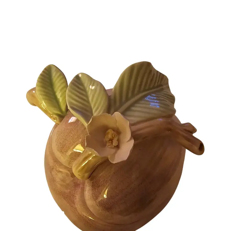 Vintage 1980s Fitz And Floyd Covered Sugar/Jam Jar. In Excellent Condition. Has The Original Spoon. 4
5" High, 3.5" Wide, 3" Across. Sku: A2-A297.