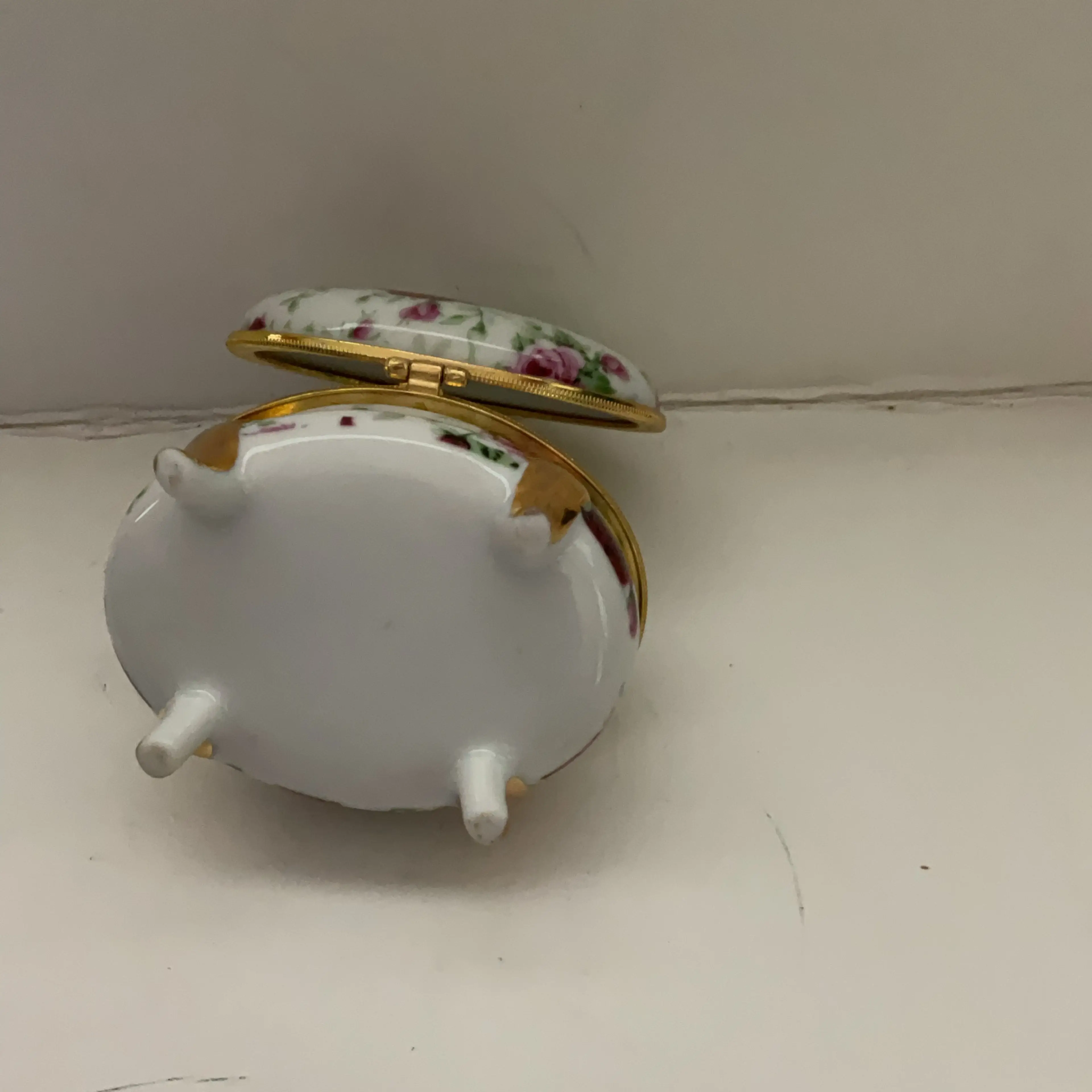 Image 4 of 4