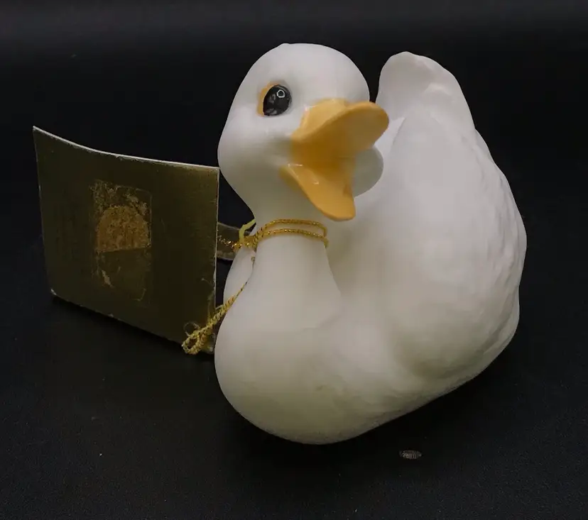 Baby duckling bone china hang tag attached
