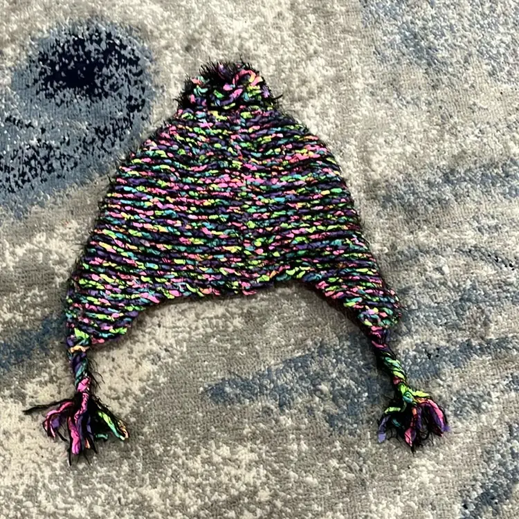 Girls Winter Hat Size S (4-7) NWT