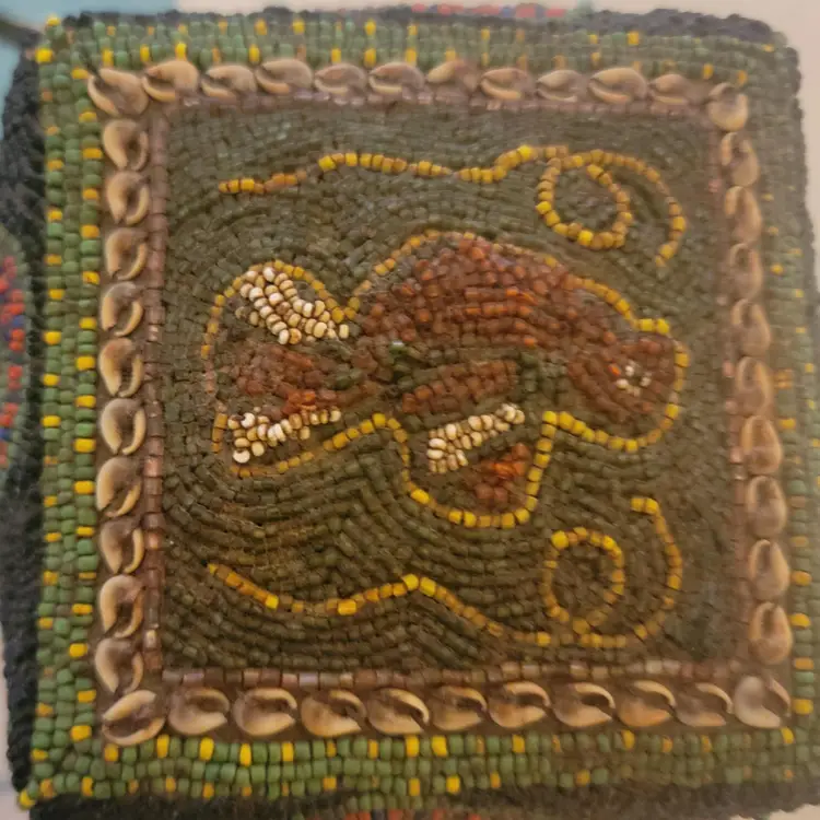 Beaded Handmade Sumantra Indonesia Ceremonial/Dowry Wedding  HTF Basket/Box 5" Tall And 4.5" Wide Some Of The Beads Are Up To 100 Years Old. It's A Beautiful Piece, And Good Condition - Rare Find