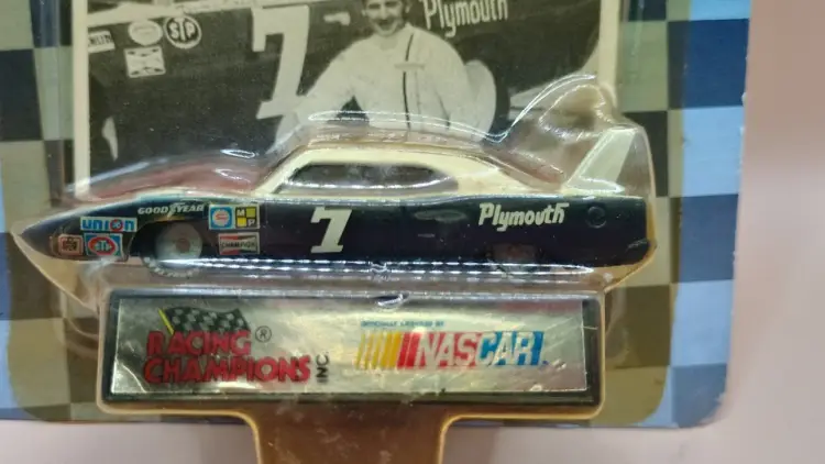 RACING CHAMPIONS RAMO STOTT PLYMOUTH SUPERBIRD