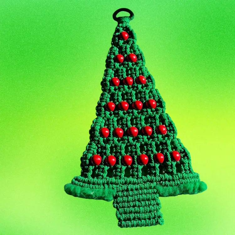 Vintage Macrame Green Christmas Tree Red Wood Beads Boho Handmade 70s 24" Inc