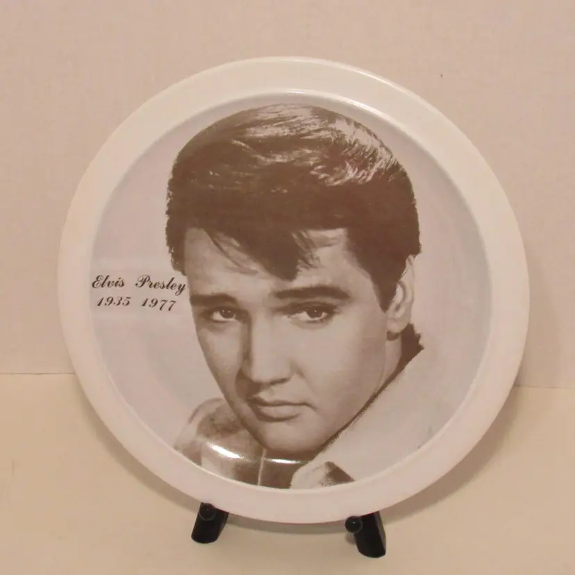 ELVIS PRESLEY Vintage Collectible Memorial 10" Plate, Black/White Portrait